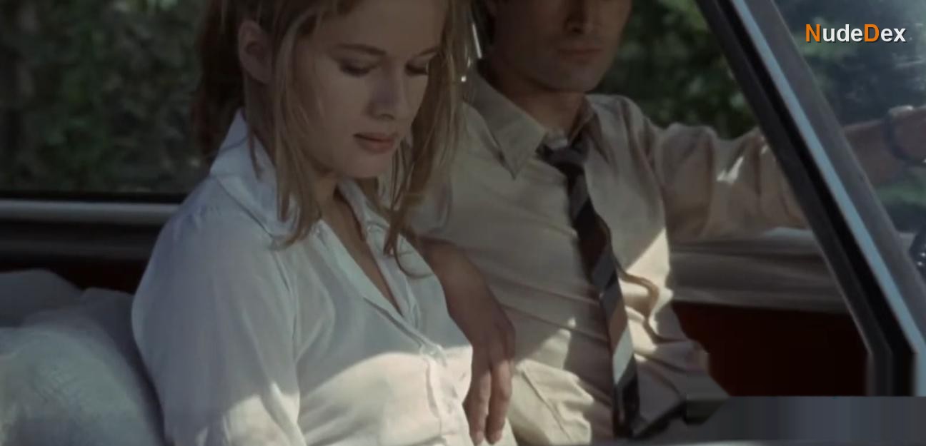 Une Femme Douce in Une Femme Douce, photo 1