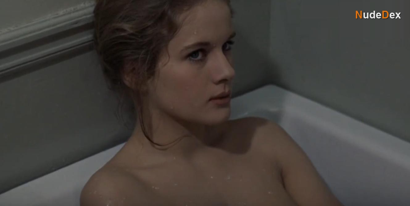 Une Femme Douce in Une Femme Douce, photo 2