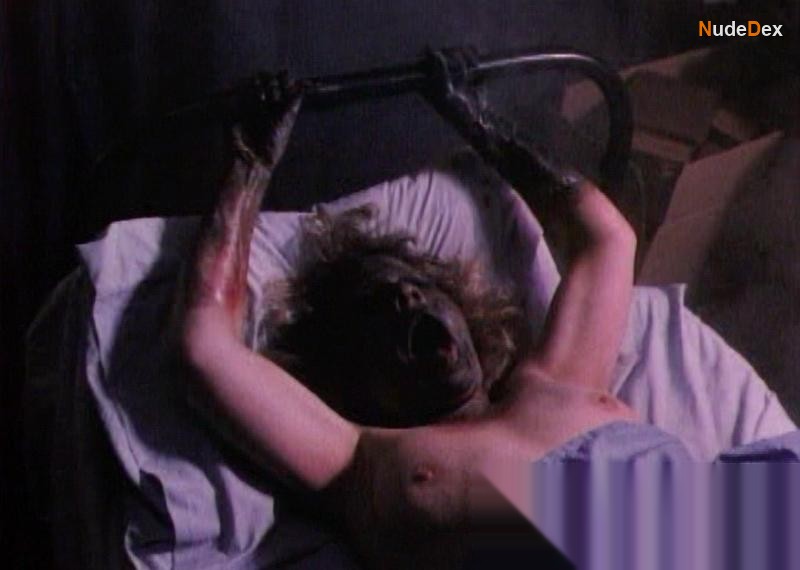 Donna Yeager in Slaughter High, photo 5