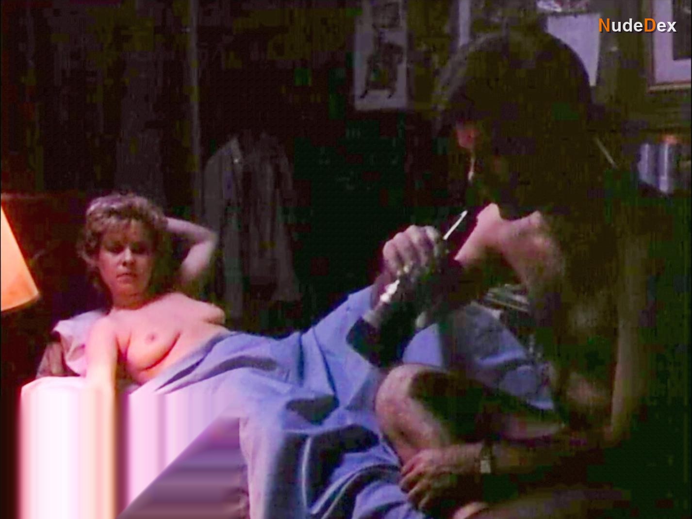 Donna Yeager in Slaughter High, photo 9