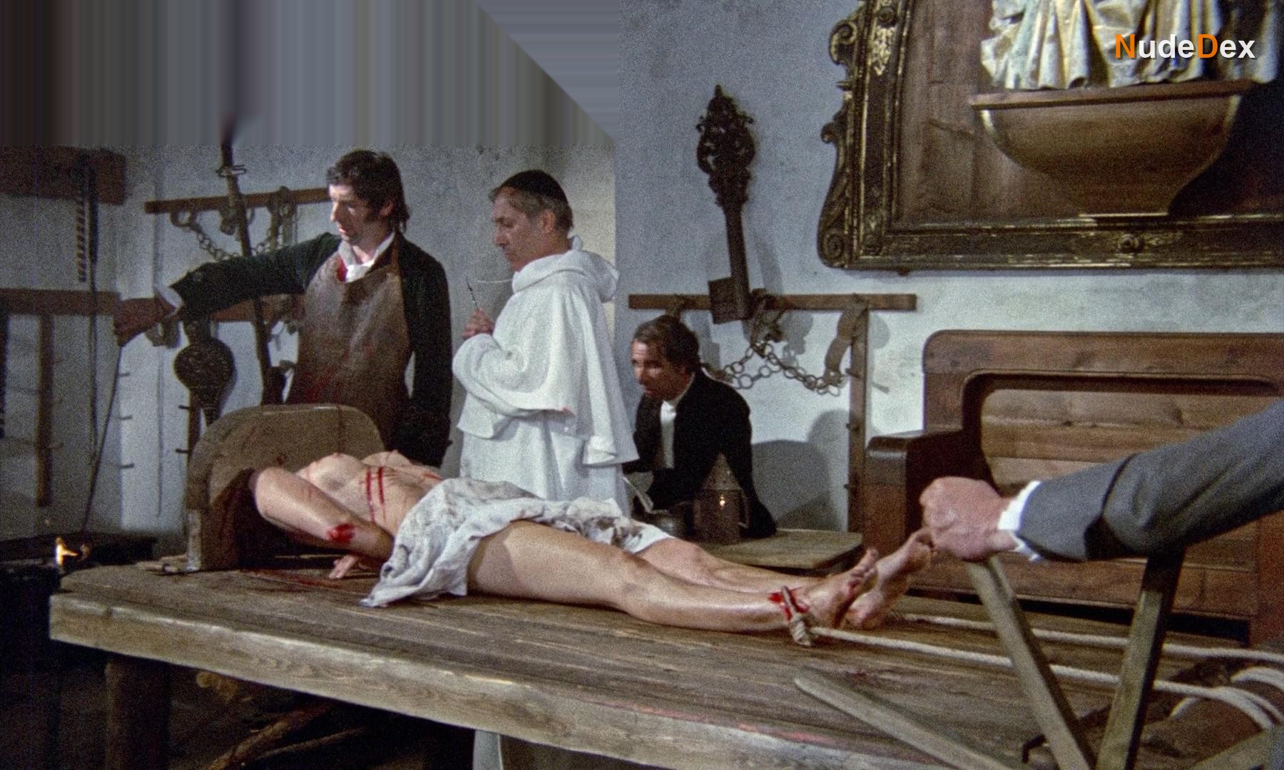 Dorothea Carrera in Mark Of The Devil, photo 10