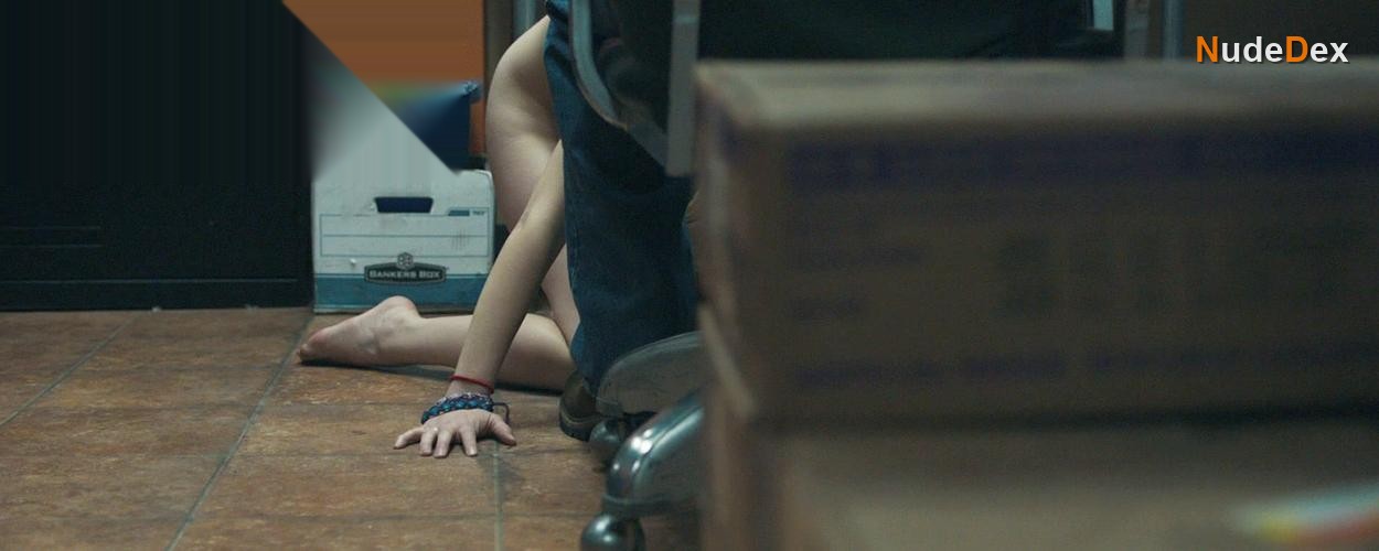 Dreama Walker in Compliance, photo 10