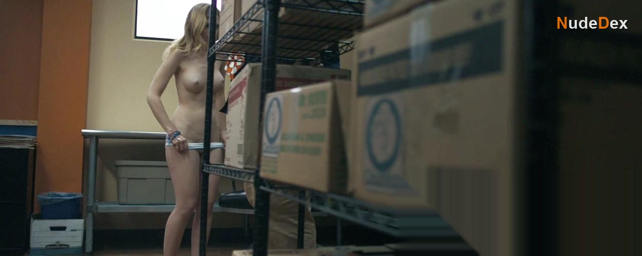 Dreama Walker in Compliance, photo 11