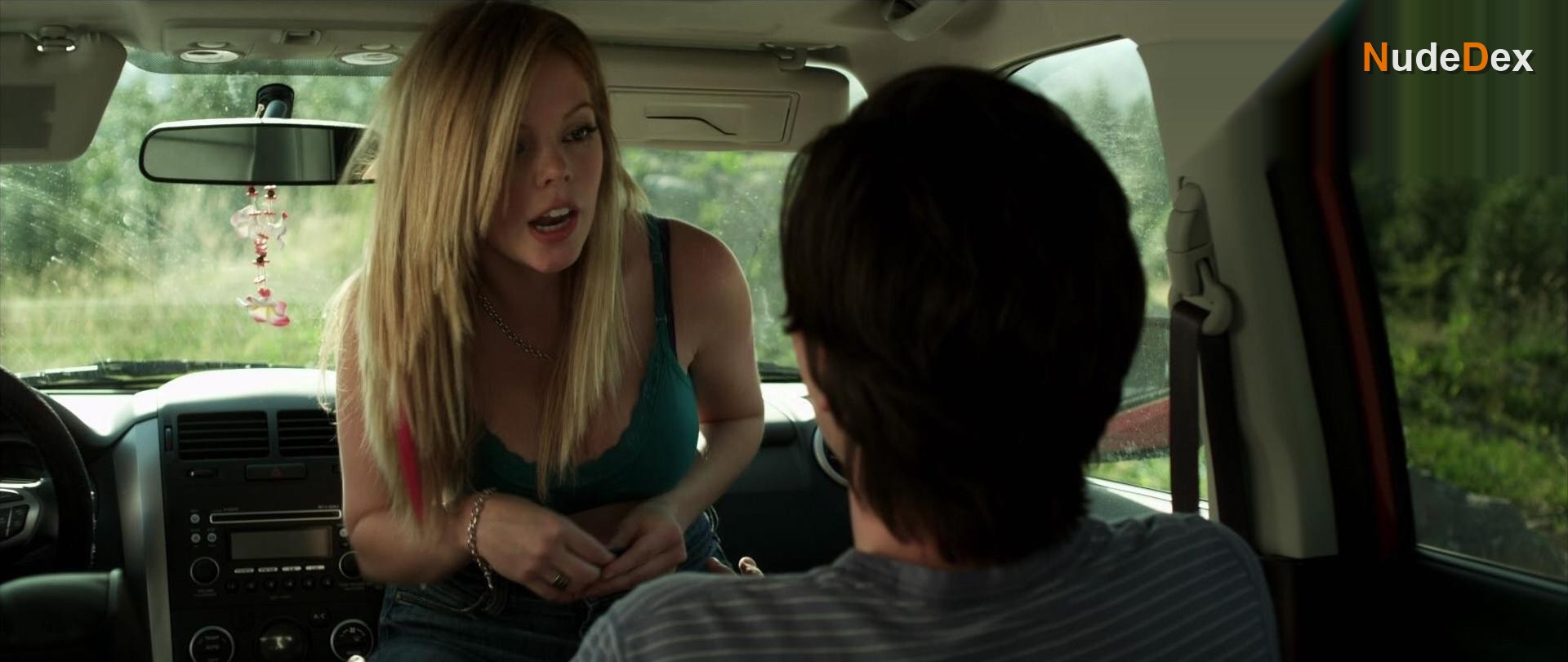 Dreama Walker in Date And Switch, photo 6