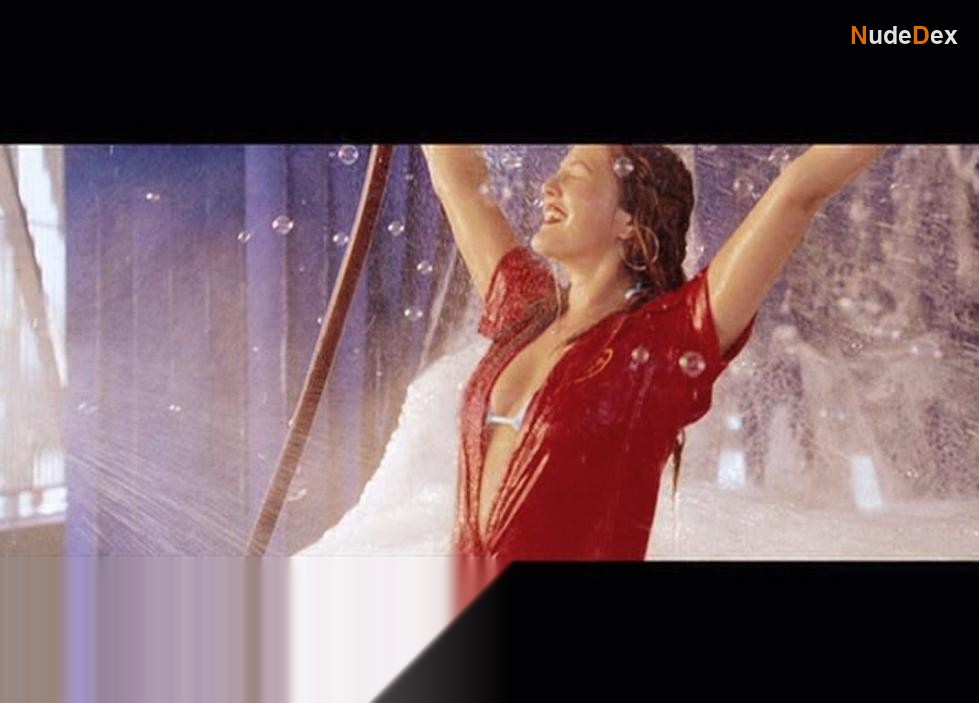Drew Barrymore in Charlie S Angels Full Throttle, photo 2