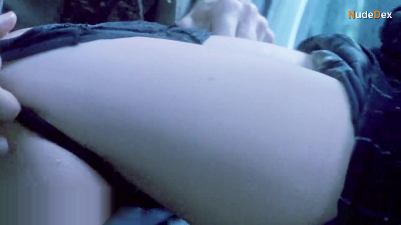 Poison Ivy in Poison Ivy, photo 17