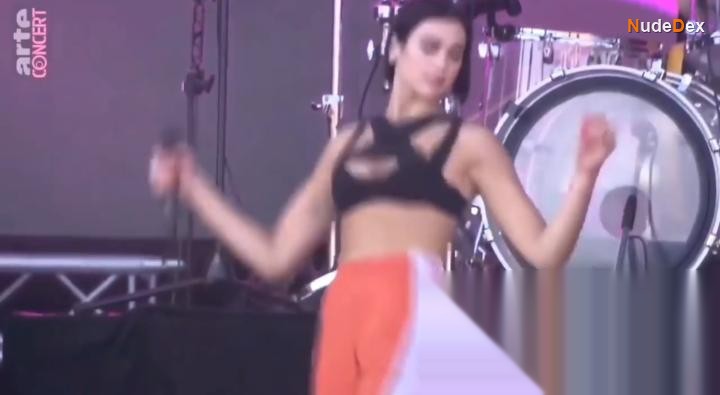 Dua Lipa in Arte Concert, photo 12