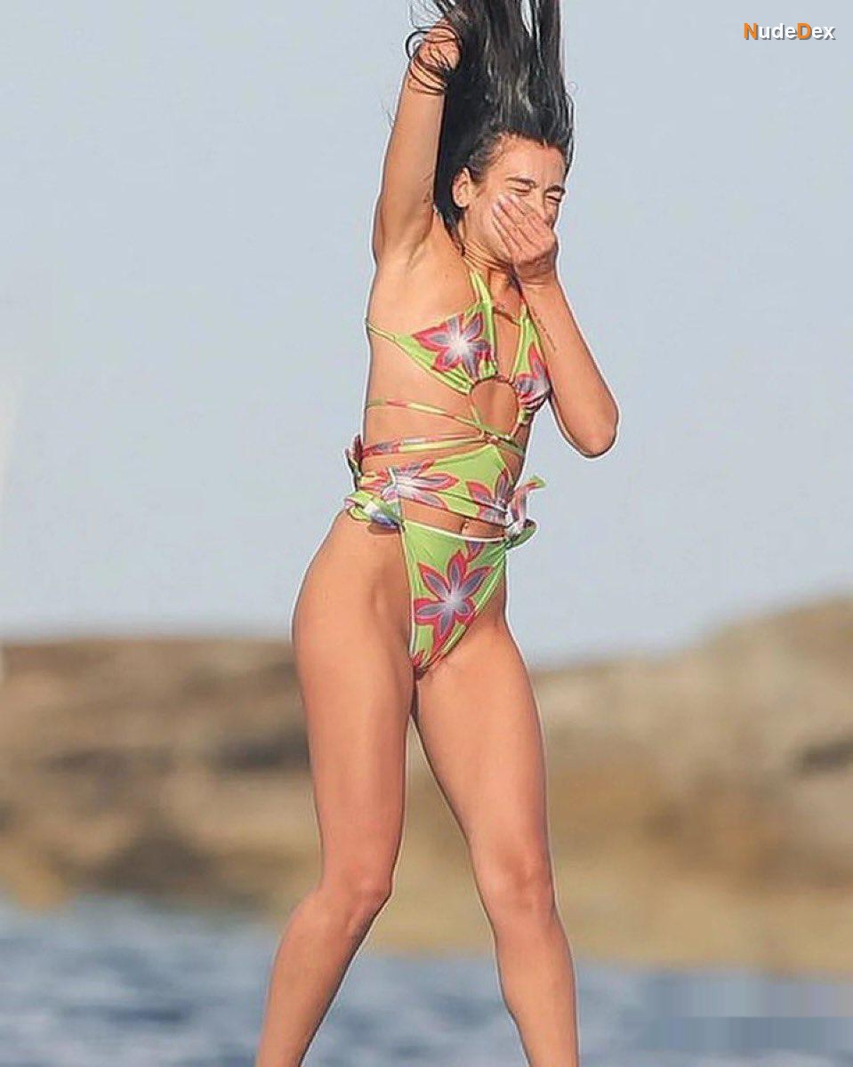 Dua Lipa in Beach Babes, photo 22
