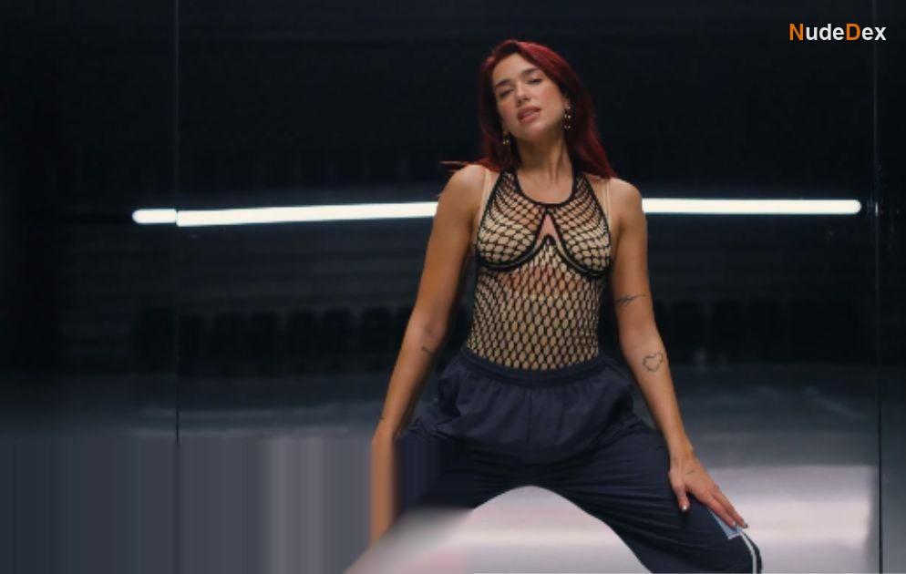 Dua Lipa in Houdini, photo 7
