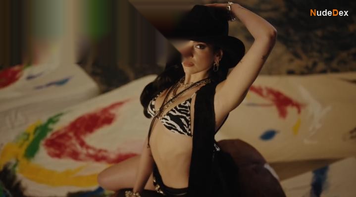 Dua Lipa in Love Again, photo 4