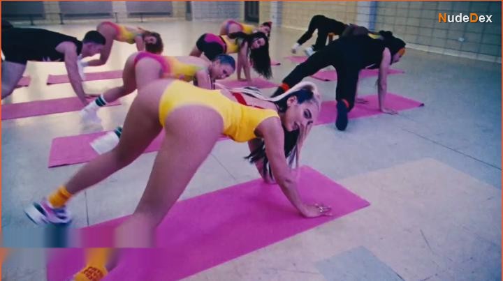 Dua Lipa in Physical, photo 1