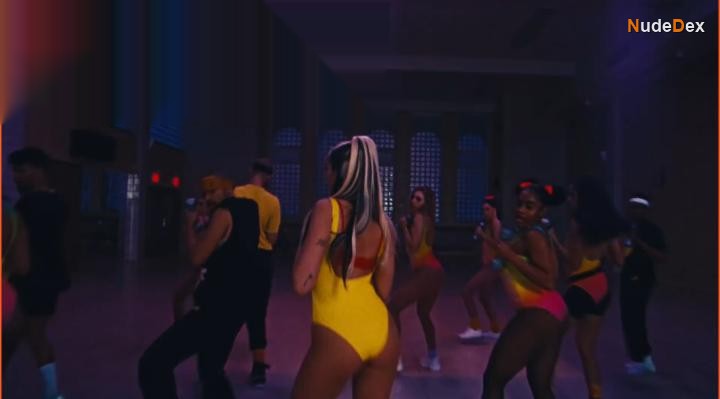 Dua Lipa in Physical, photo 4