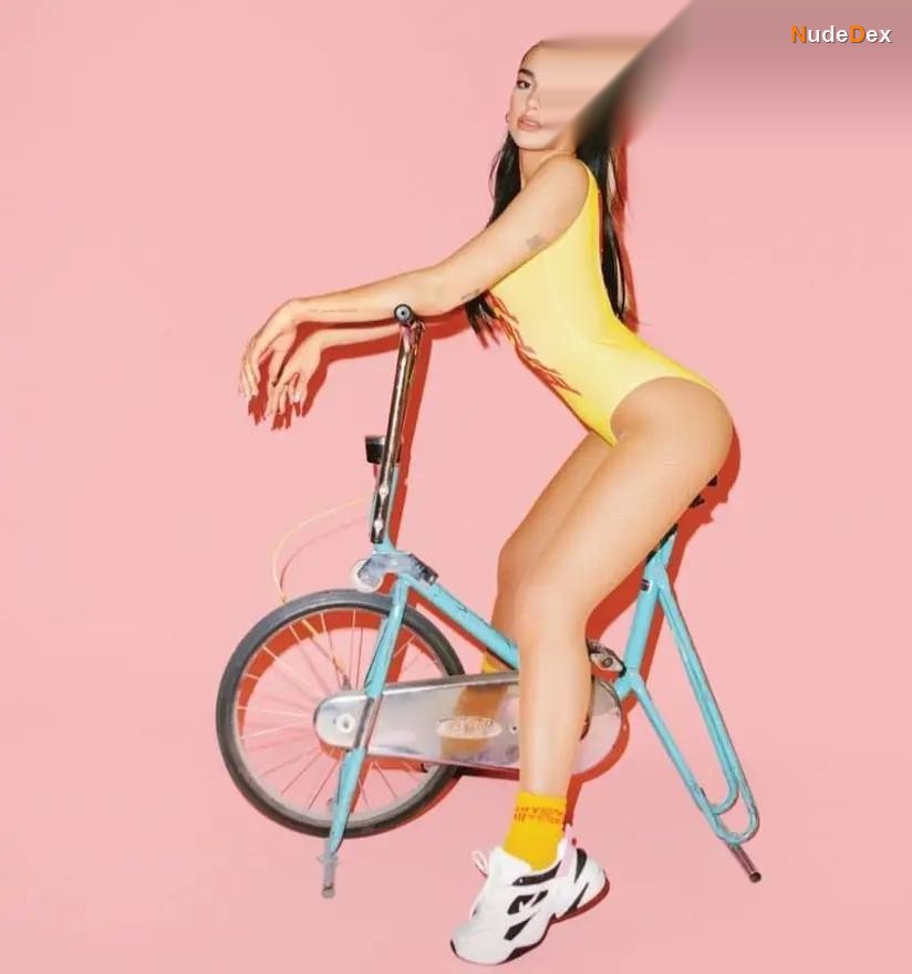 Dua Lipa in Physical, photo 9