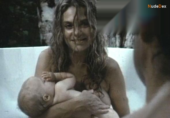 Dyan Cannon in Child Under A Leaf, photo 4