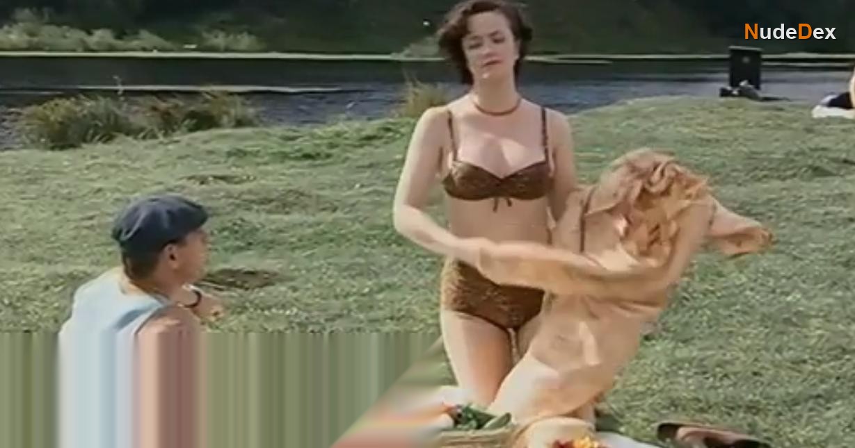 Ekaterina Solomatina in Mur Est Mur, photo 4