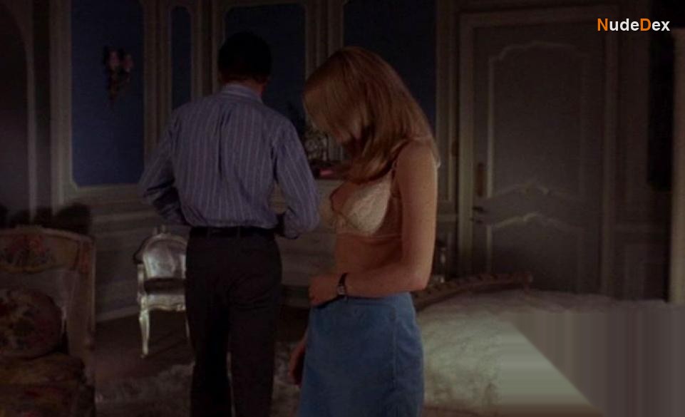 Elaine Taylor in The Anniversary, photo 1