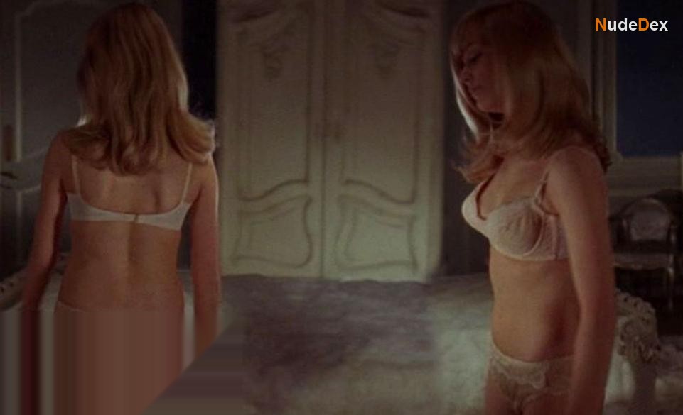 Elaine Taylor in The Anniversary, photo 5