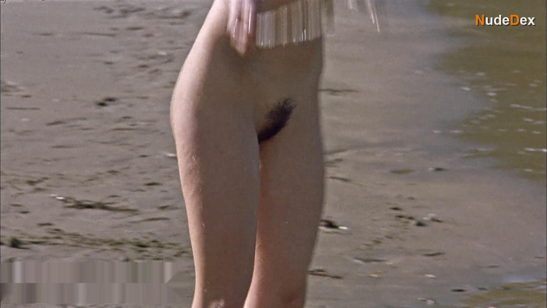 Ele Keats in Eros, photo 10