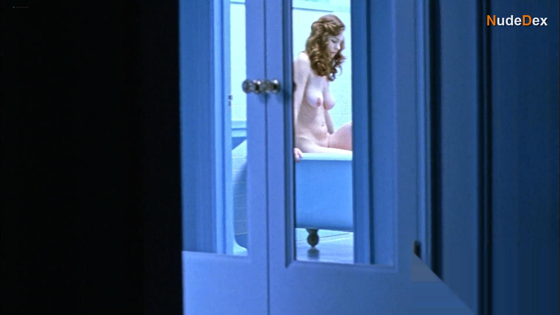 Ele Keats in Eros, photo 13