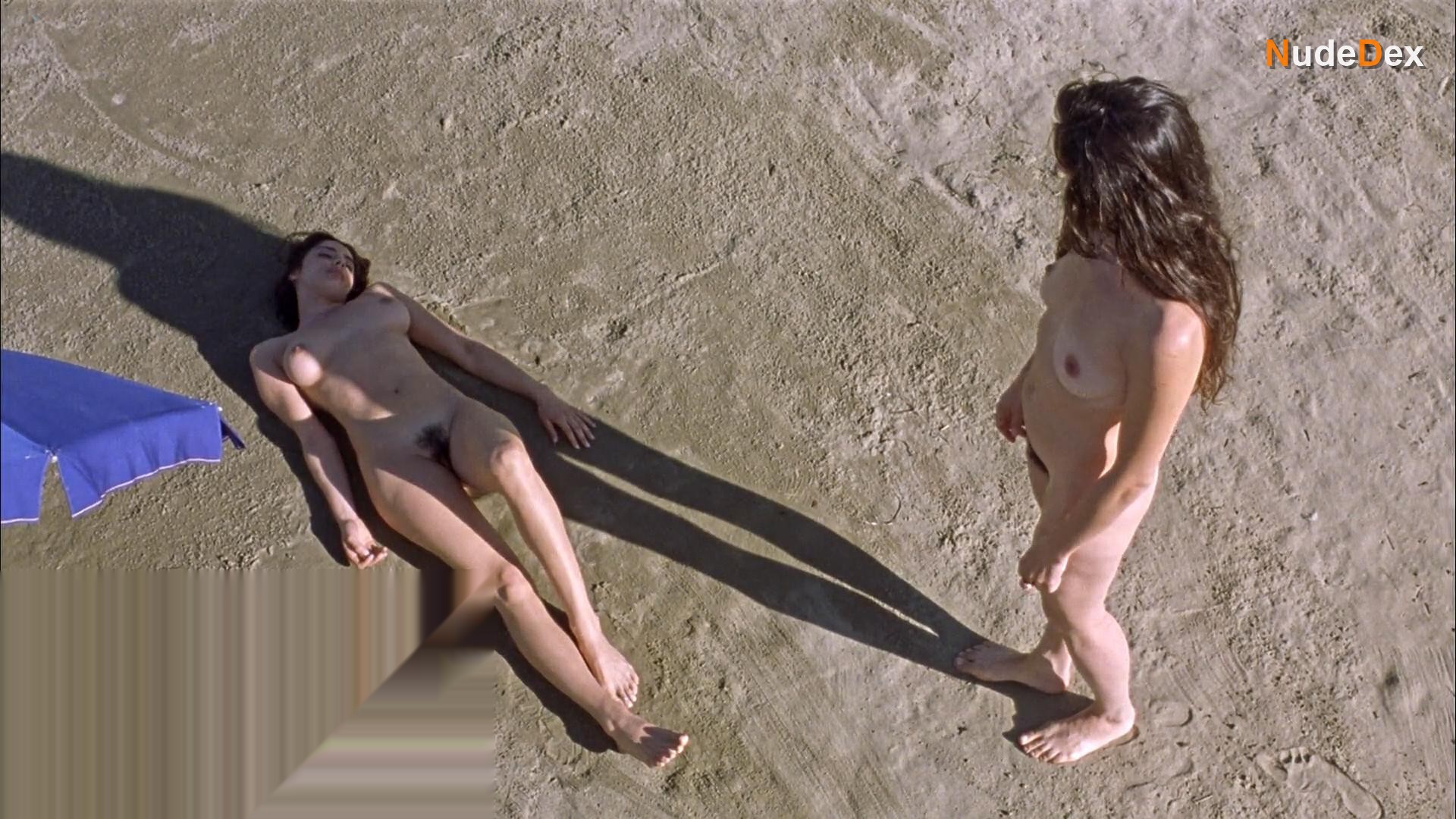 Ele Keats in Eros, photo 15
