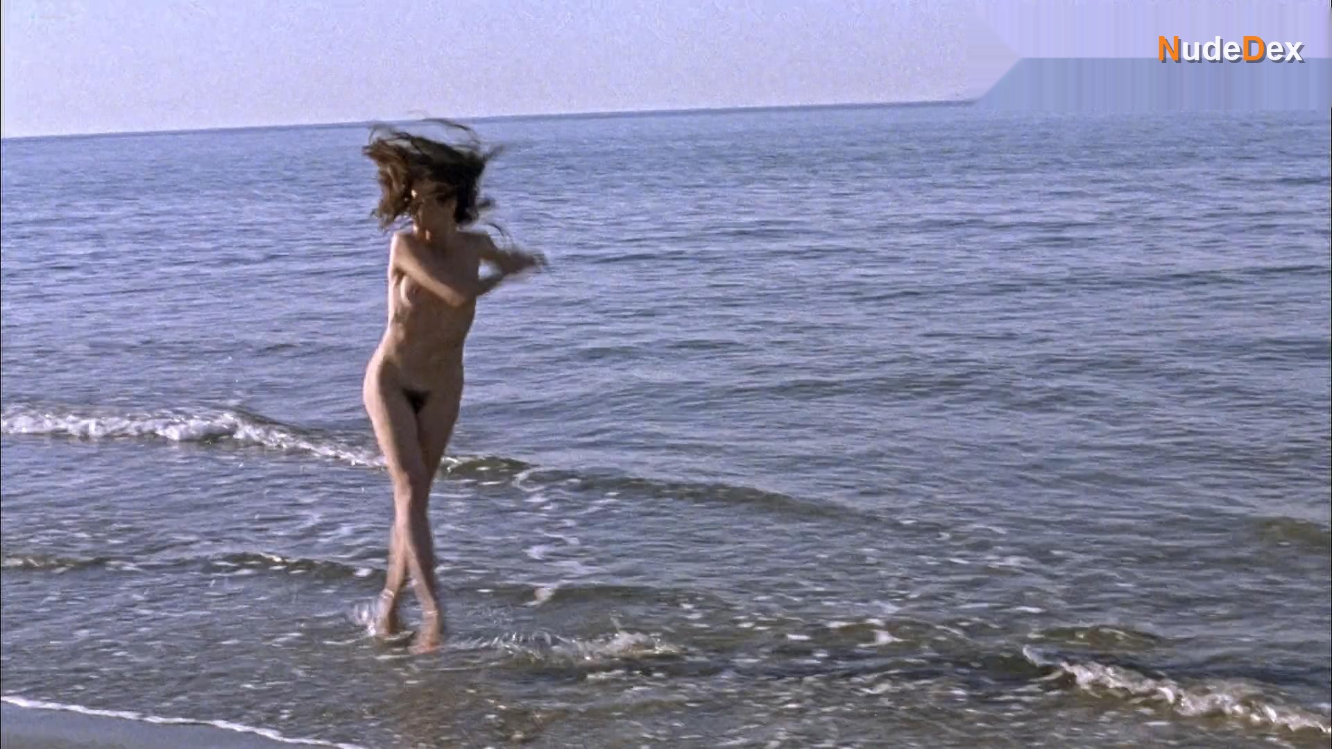 Ele Keats in Eros, photo 23