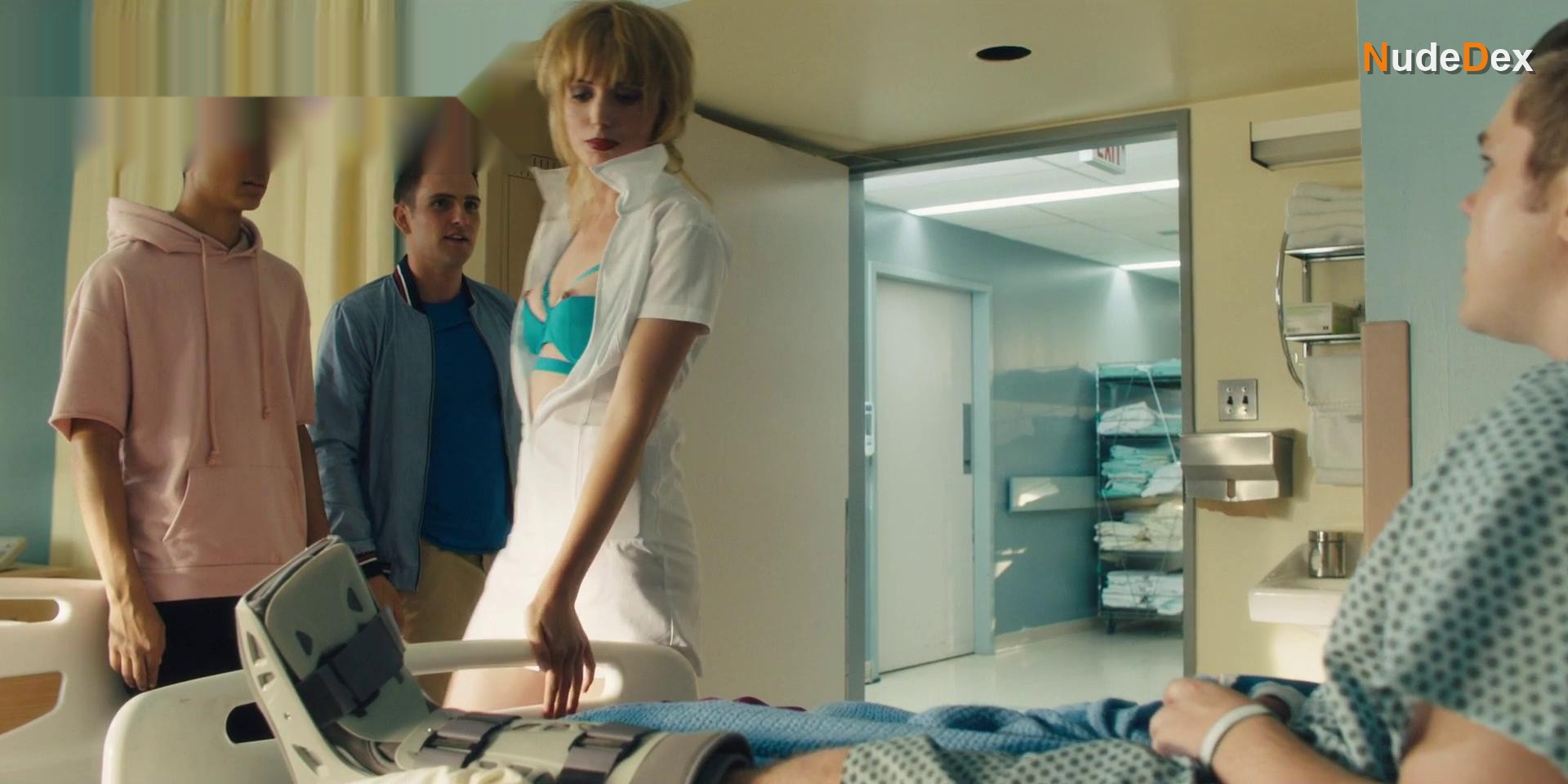 Elena Anaya in Jett, photo 11