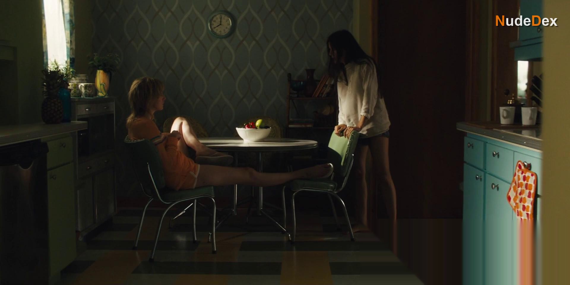 Elena Anaya in Jett, photo 21