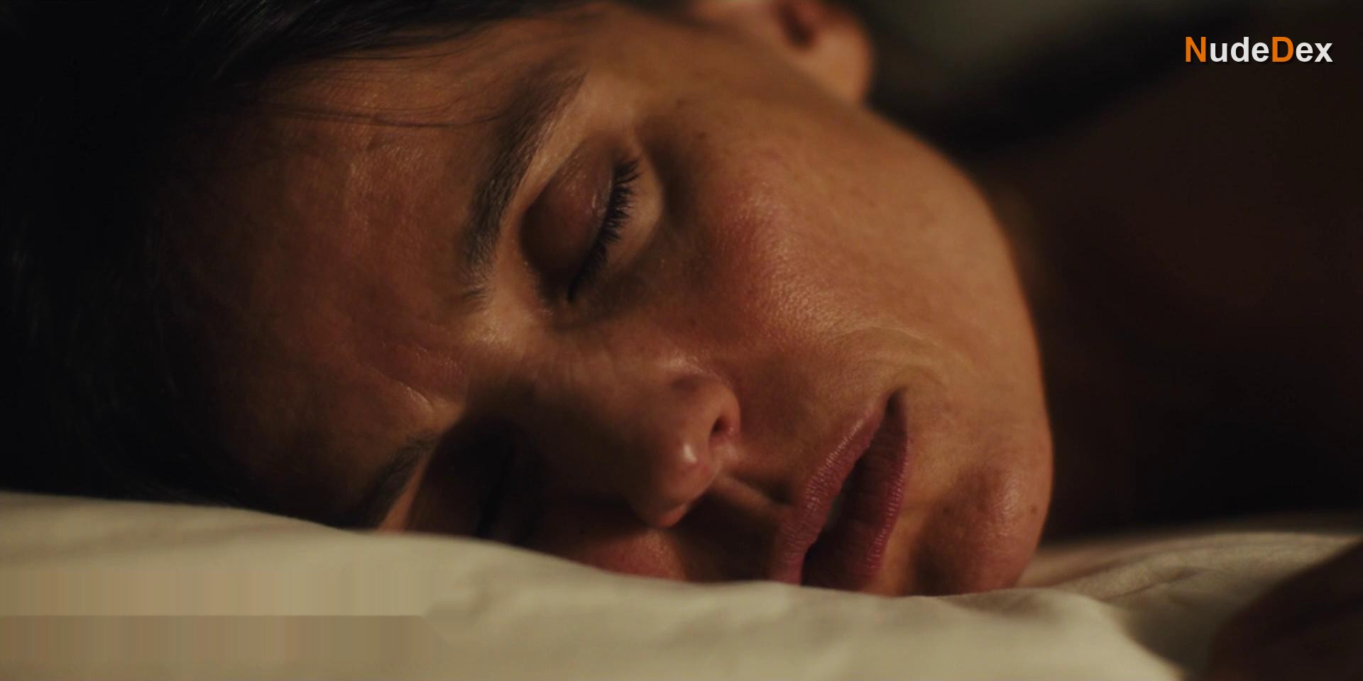 Elena Anaya in Jett, photo 24