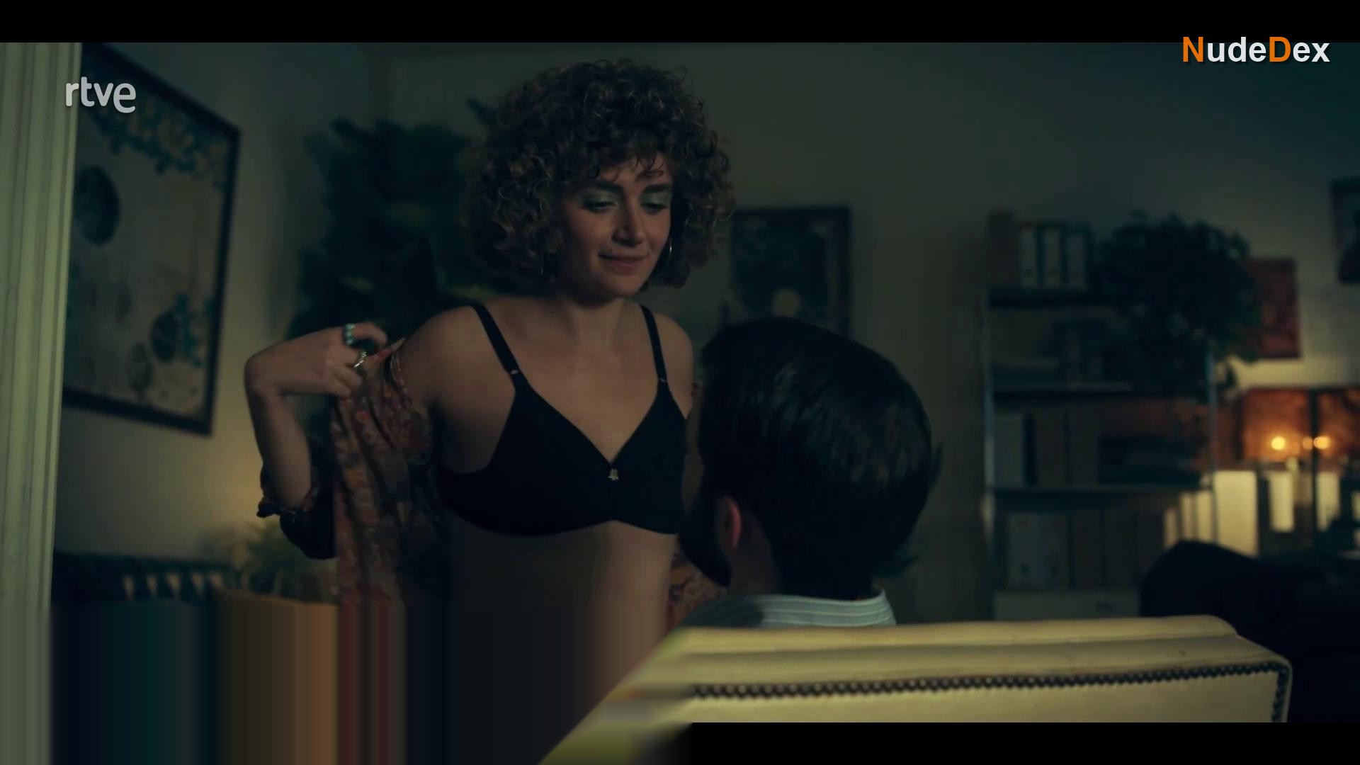 Elena Gallardo in Las Abogadas, photo 2