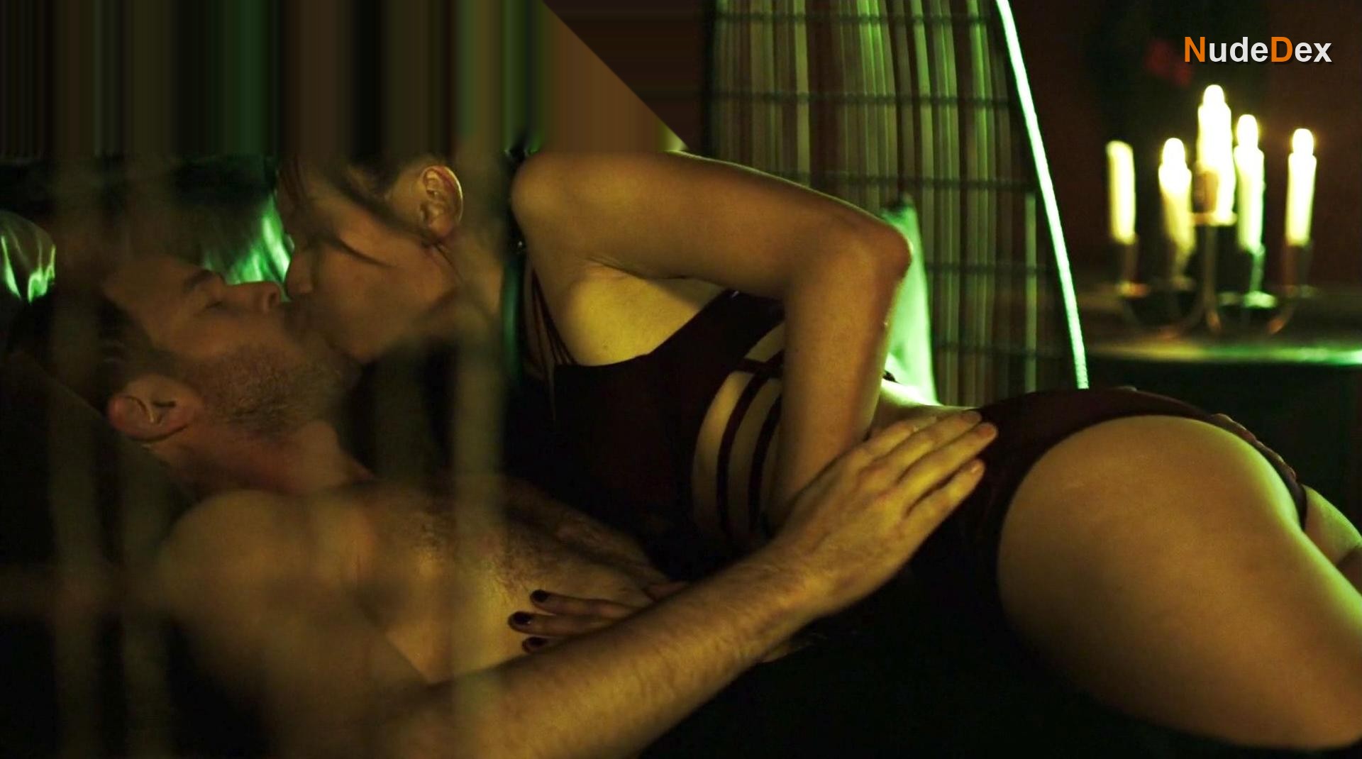 Elena Juatco in Killjoys, photo 1