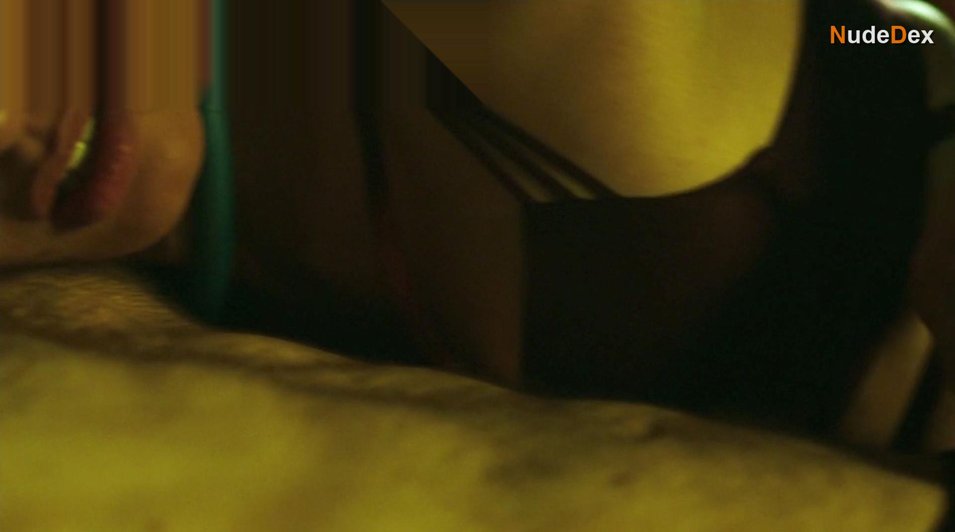 Elena Juatco in Killjoys, photo 3