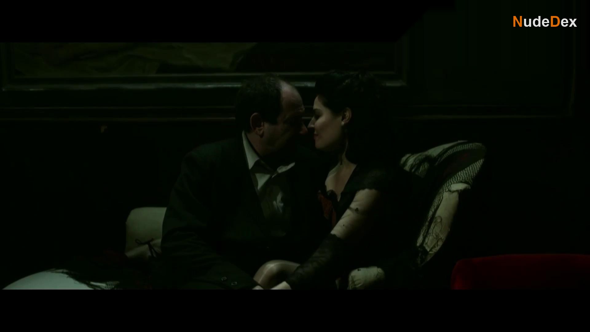 Elena Seijo in A Esmorga, photo 5