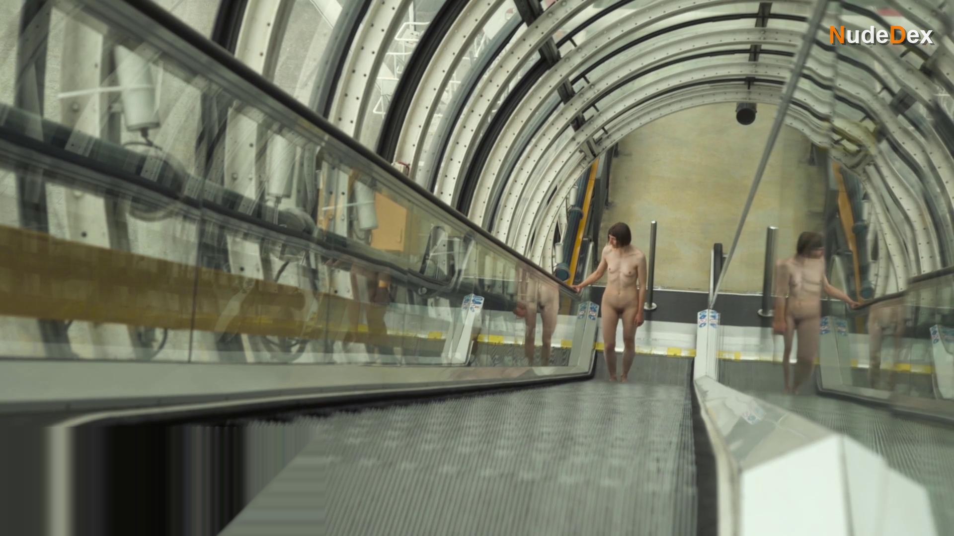Nu Montant Un Escalator
