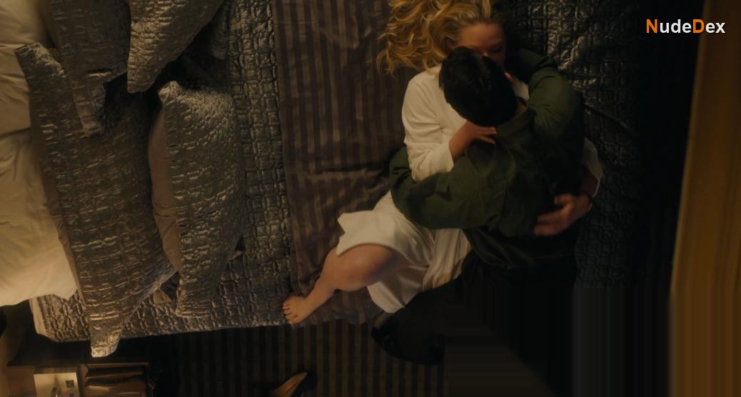 Elisabeth Rohm in Sleeping With Danger, photo 8