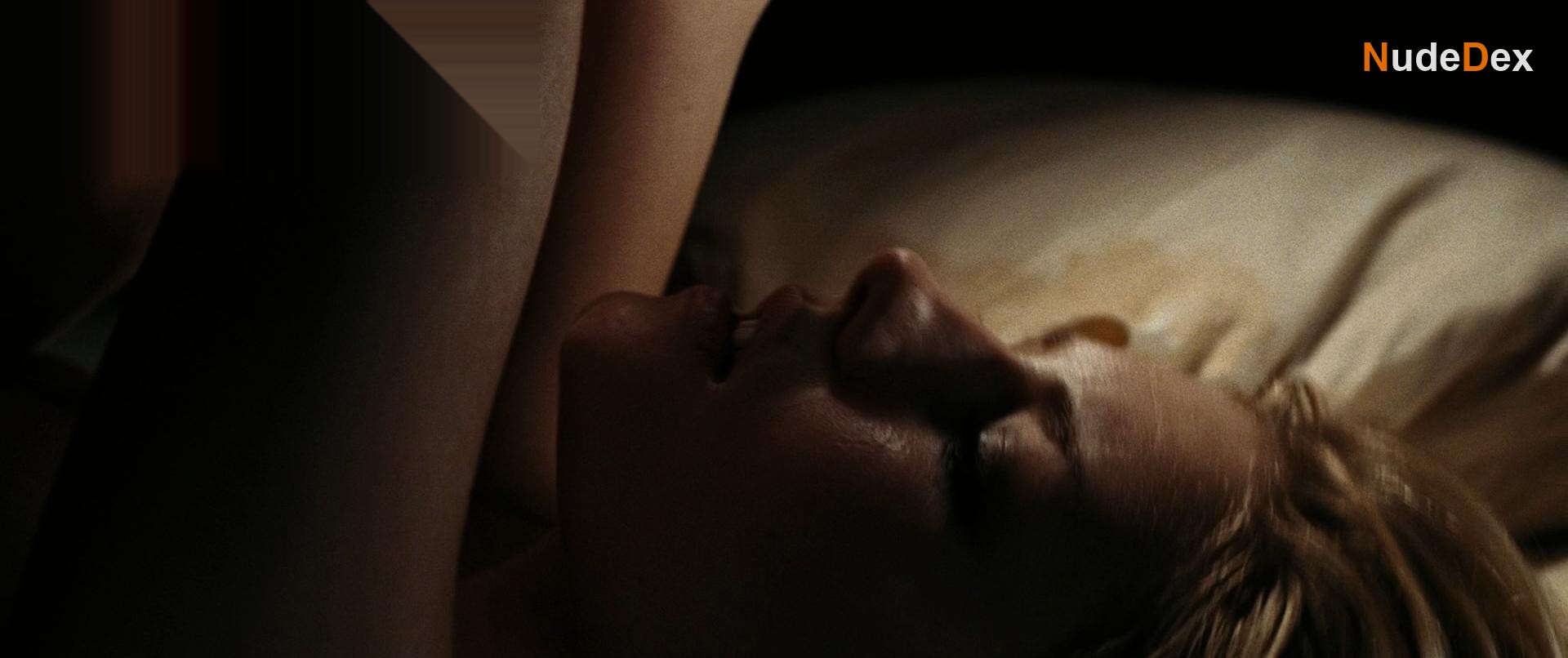 Elisha Cuthbert in Captivity, photo 2
