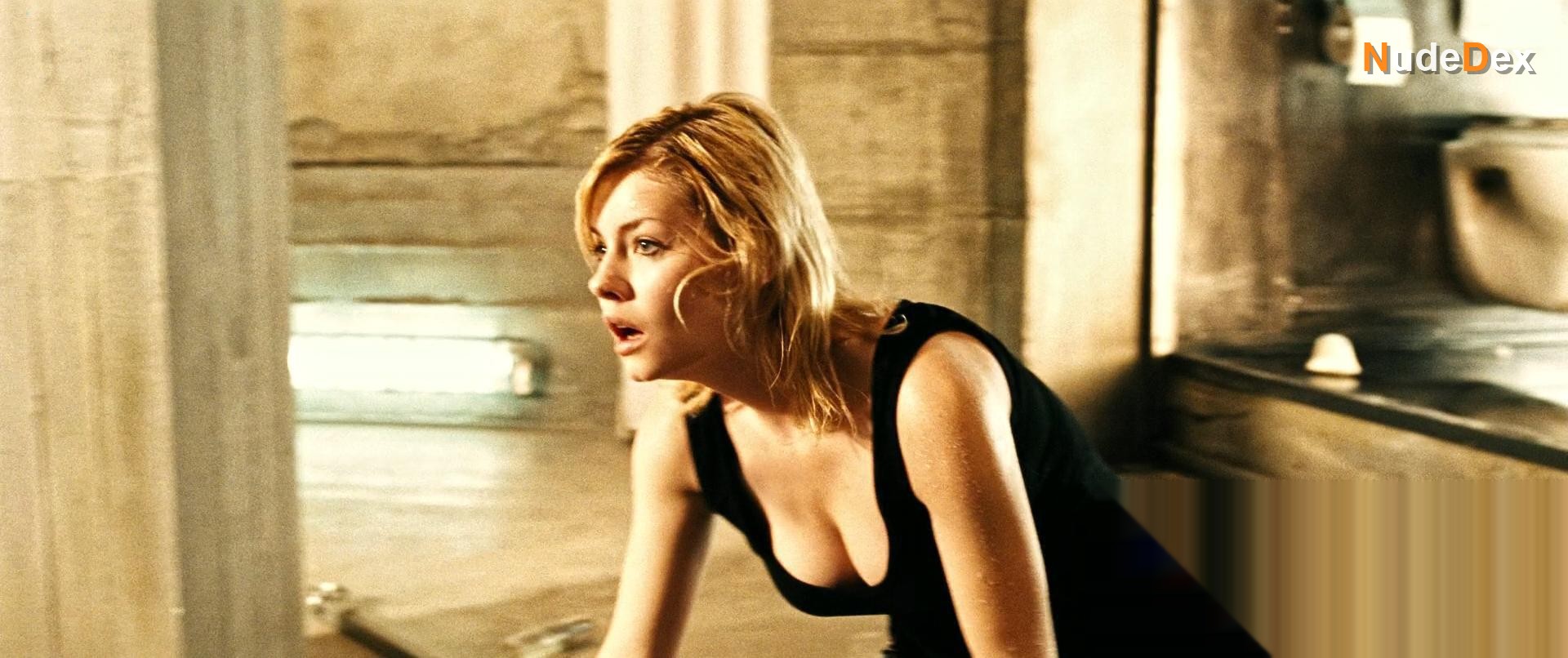 Elisha Cuthbert in Captivity, photo 15