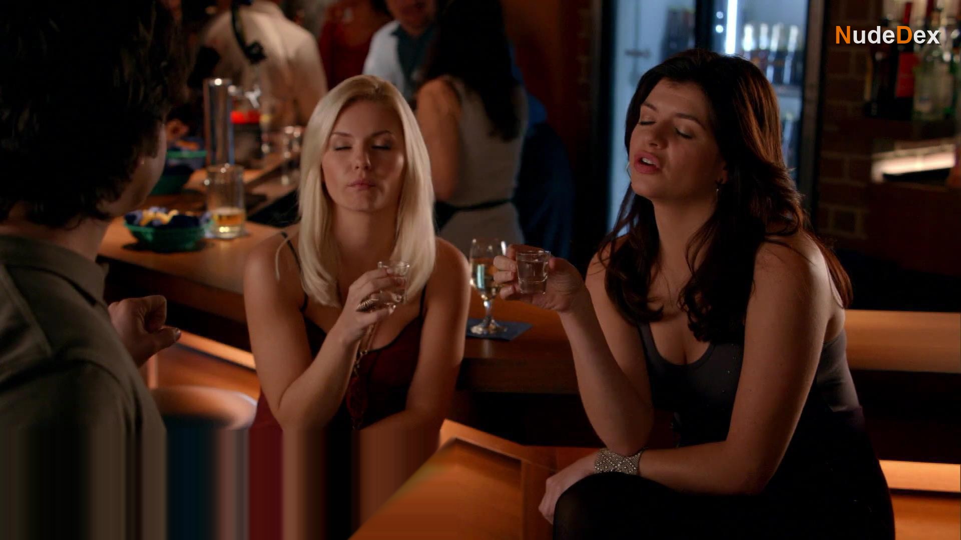 Happy Endings in Happy Endings, photo 4