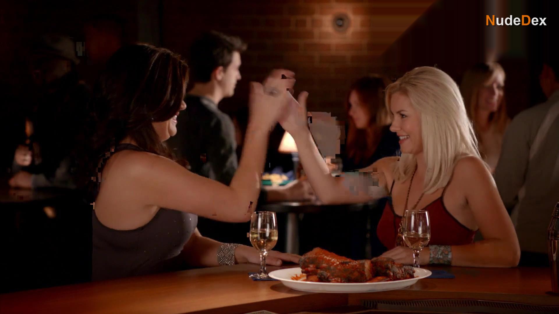Happy Endings in Happy Endings, photo 32