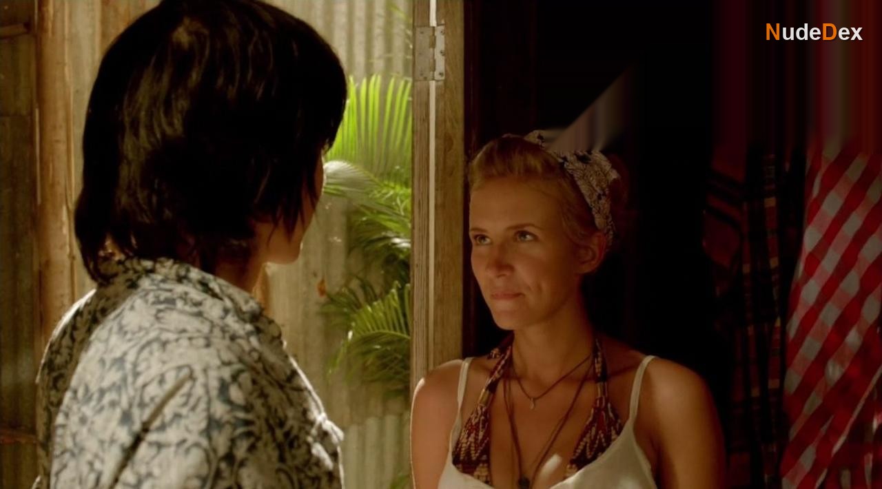 Eliza Bennett in Strike Back, photo 1