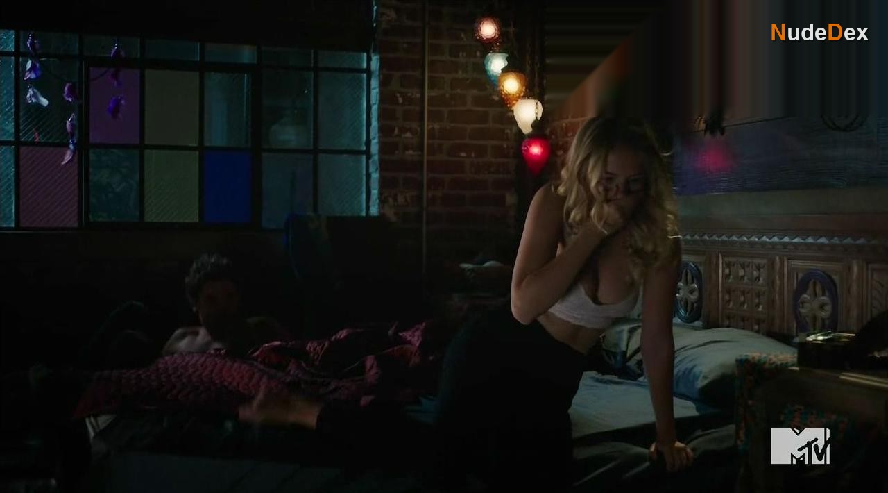 Eliza Bennett in Sweet/vicious, photo 2