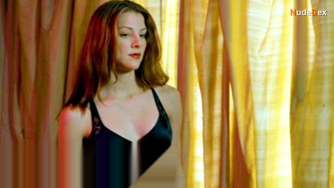 Elizabeth Anne Allen in The Tower Of Babble, photo 2