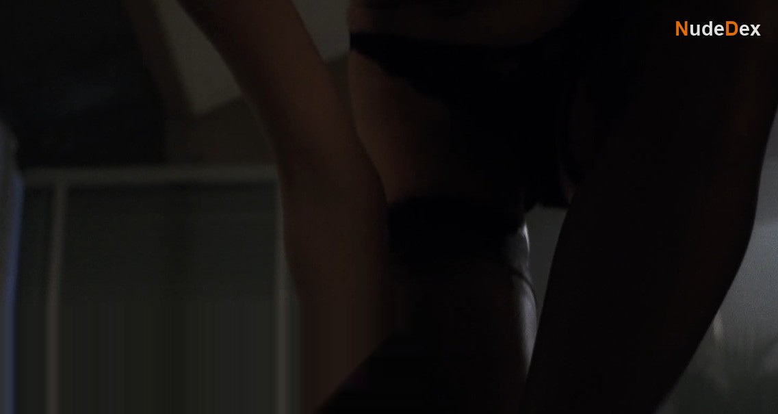Elizabeth Barclay in Knight Moves, photo 3