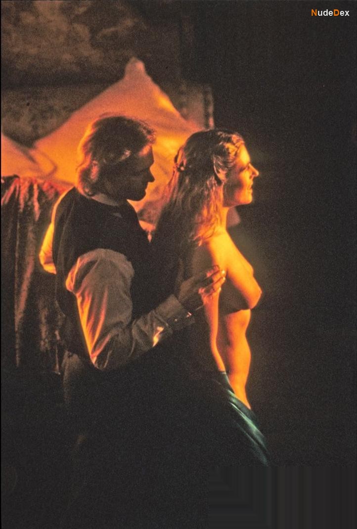 Elizabeth Hurley in Aria, photo 20