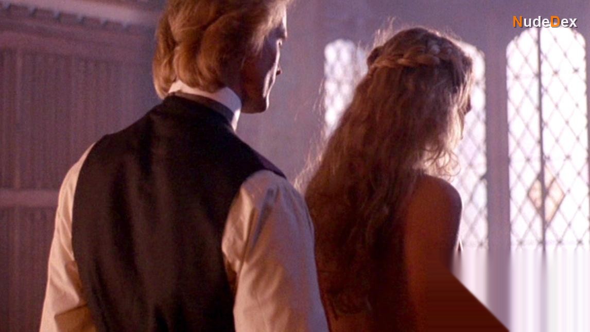 Elizabeth Hurley in Aria, photo 25