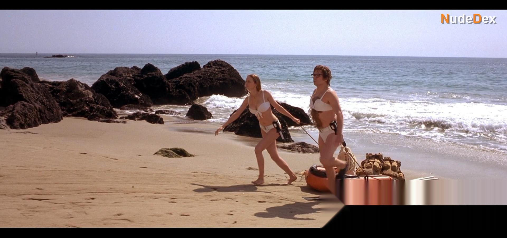 Elizabeth Hurley in Austin Powers The Spy Who Shagged Me, photo 13