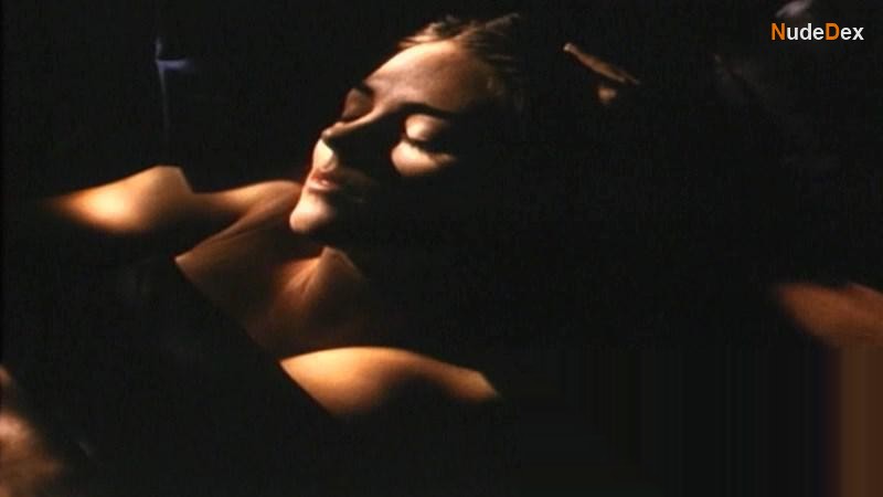 Elizabeth Hurley in Beyond Bedlam, photo 3