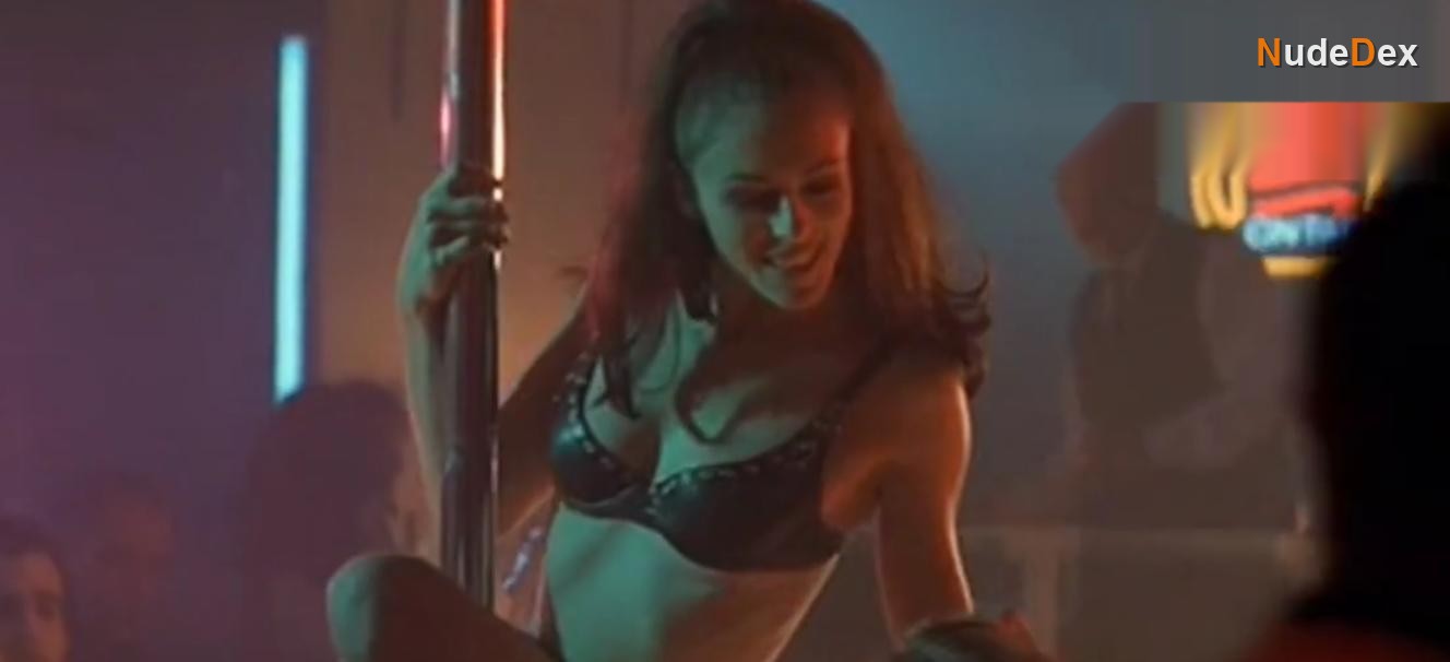 Elizabeth Hurley in Dangerous Ground, photo 8