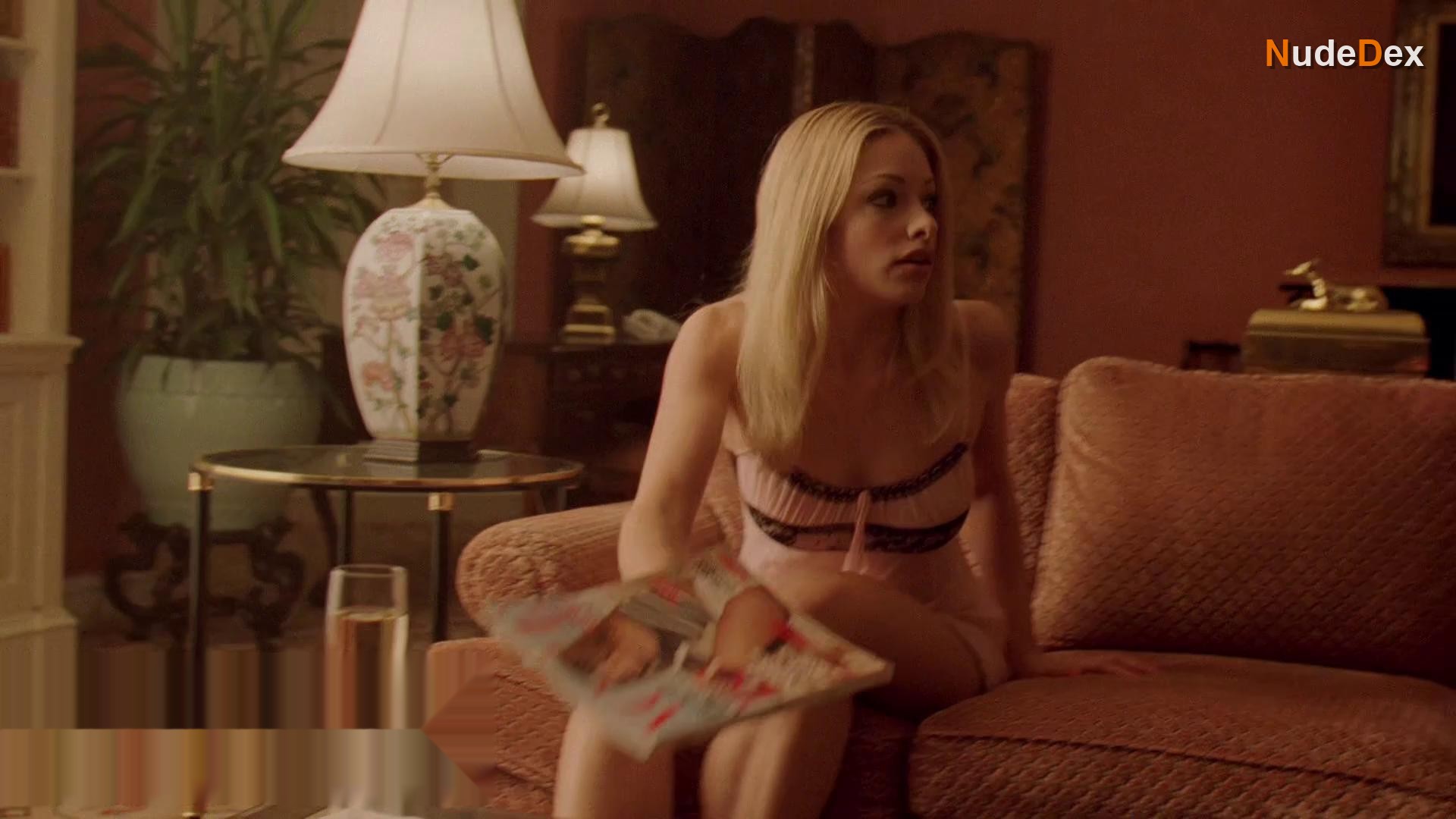 Elizabeth J. Carlisle in The Wire, photo 2