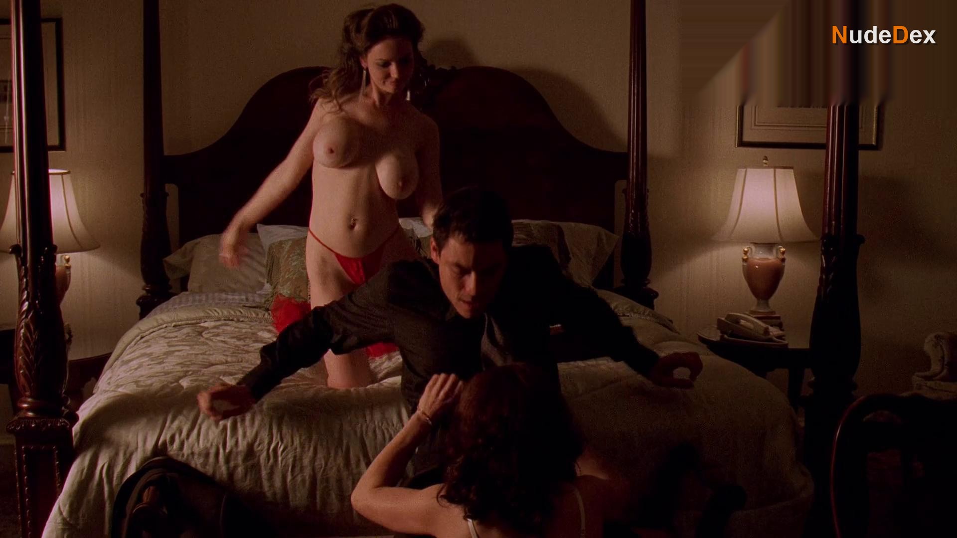 Elizabeth J. Carlisle in The Wire, photo 3