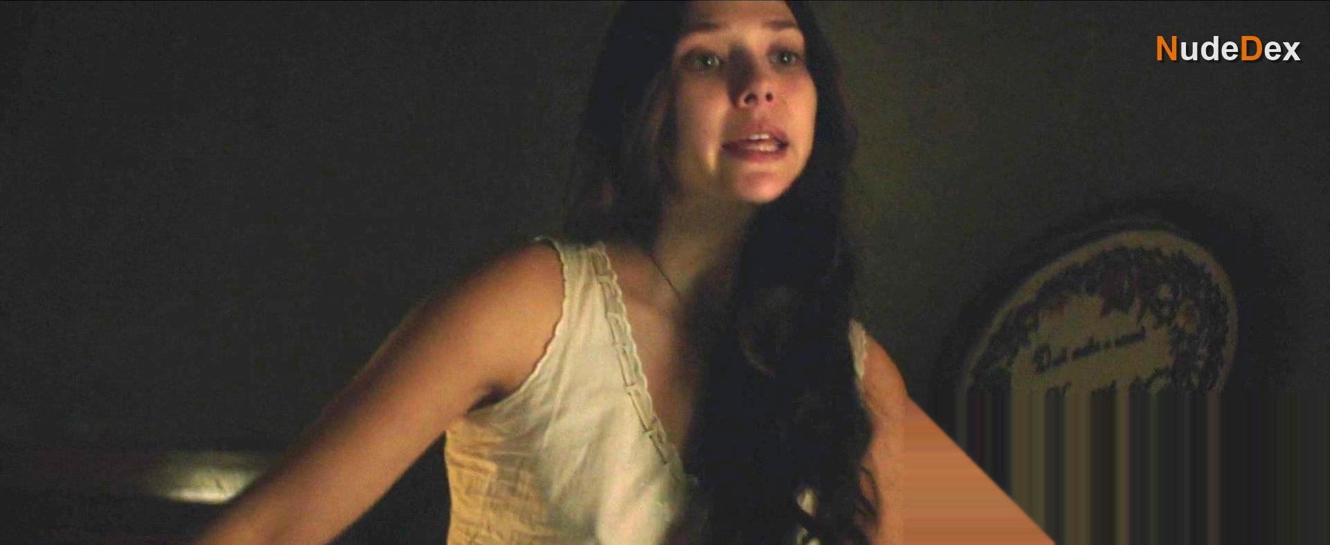 Elizabeth Olsen in In Secret, photo 1